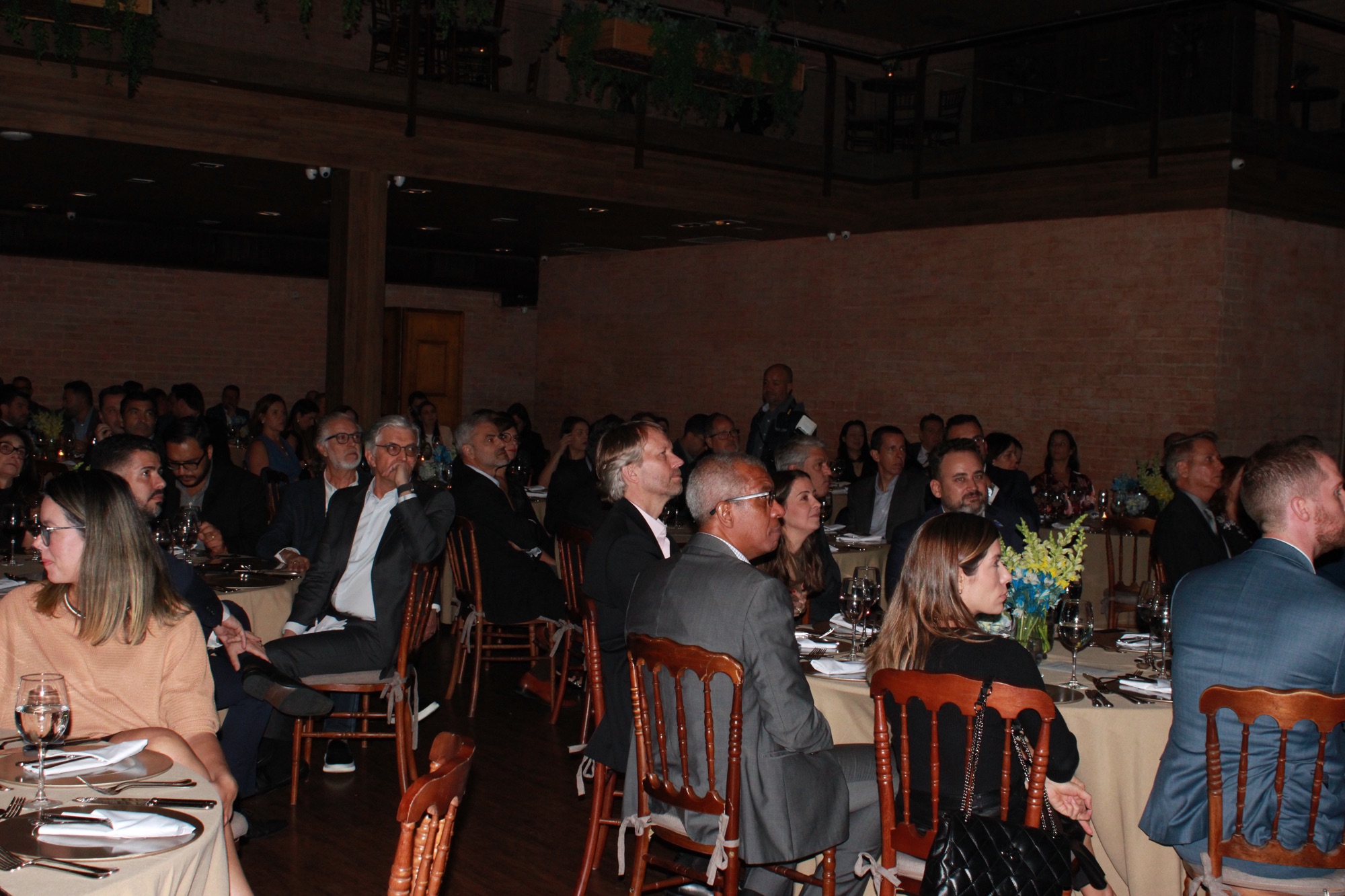 Convidados participam de jantar que antecede a premiação (Giulia Jardim/M&E)