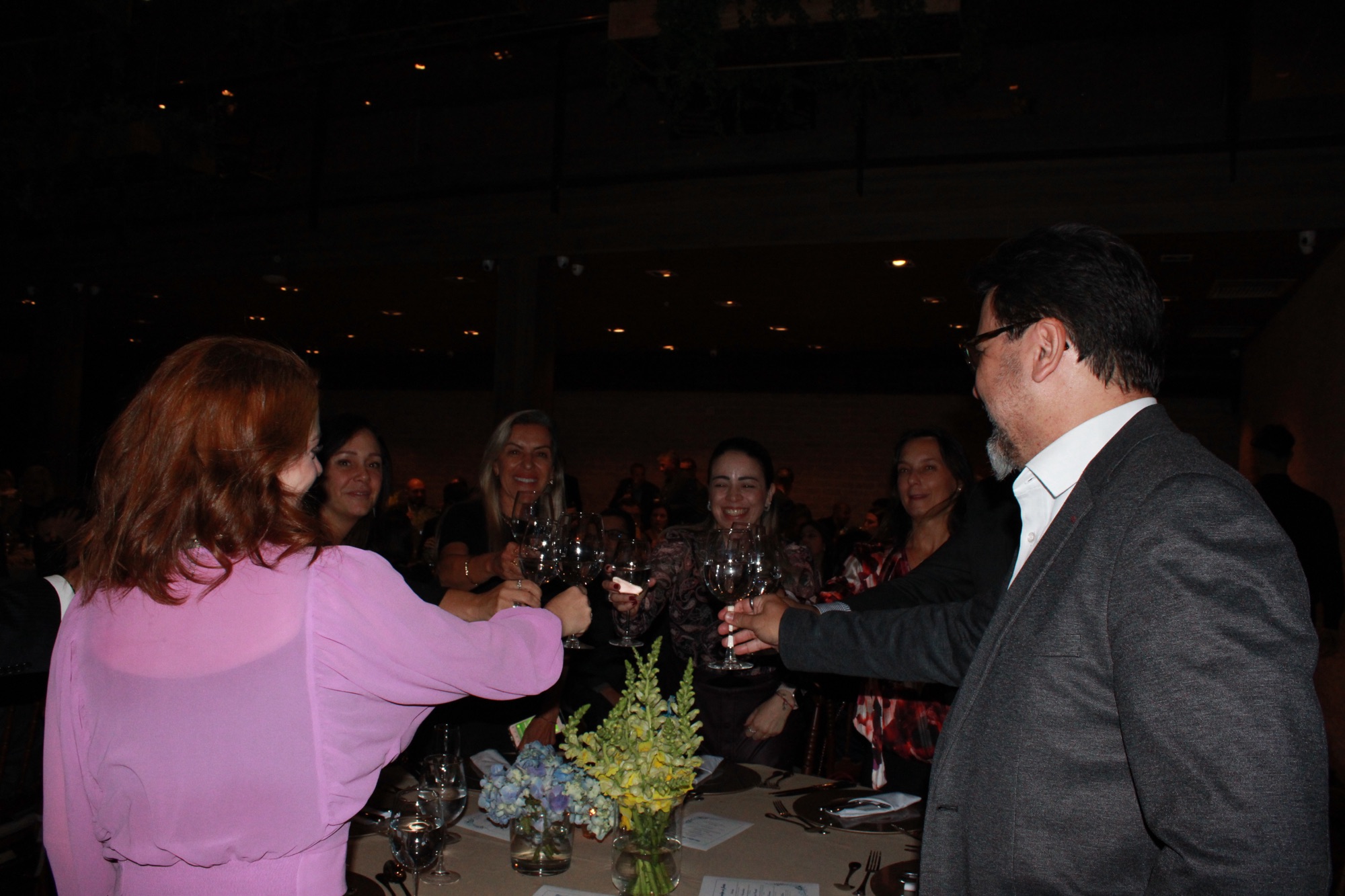 Convidados também brindam aos 15 anos da Abracorp (Giulia Jardim/M&E)