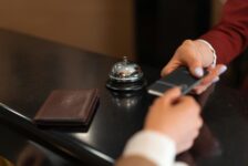 Turismo gera 26 mil vagas em abril e ultrapassa 88 mil contratações em 2025