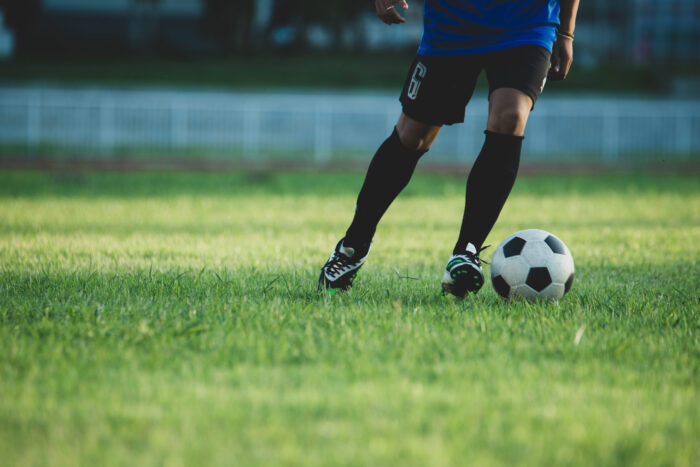 O que visitar em Seattle e Los Angeles durante a Copa do Mundo de Clubes 2025 1 soccer player action stadium scaled e1748528849142 O que visitar em Seattle e Los Angeles durante a Copa do Mundo de Clubes 2025