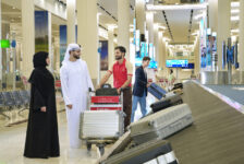 Emirates atinge recorde histórico no manuseio de bagagens no ano 2024-2025