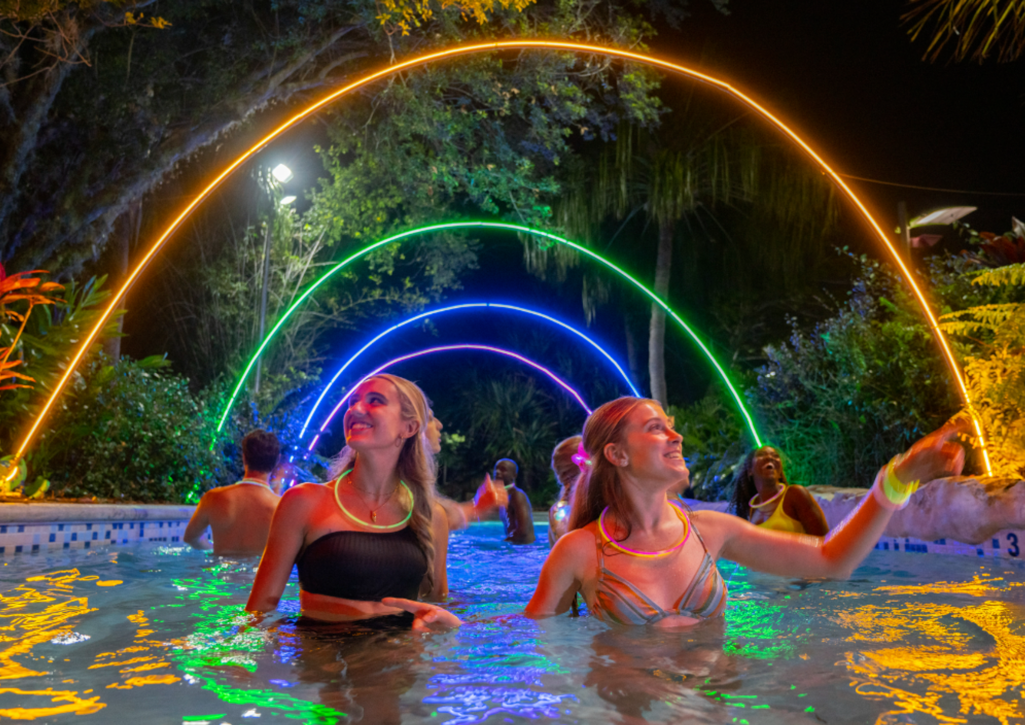unnamed 6 AquaGlow retorna ao Aquatica Orlando com experiências inéditas e muito neon