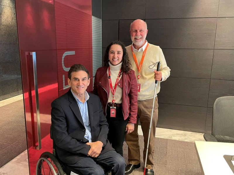 Avianca amplia ações de acessibilidade e já conta com mais de 60 aviões com sinalização em braille 1 unnamed 9 2 Avianca amplia ações de acessibilidade e já conta com mais de 60 aviões com sinalização em braille