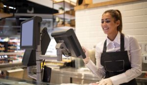 Alojamento e Alimentação são os setores privados que mais empregam mulheres no Brasil