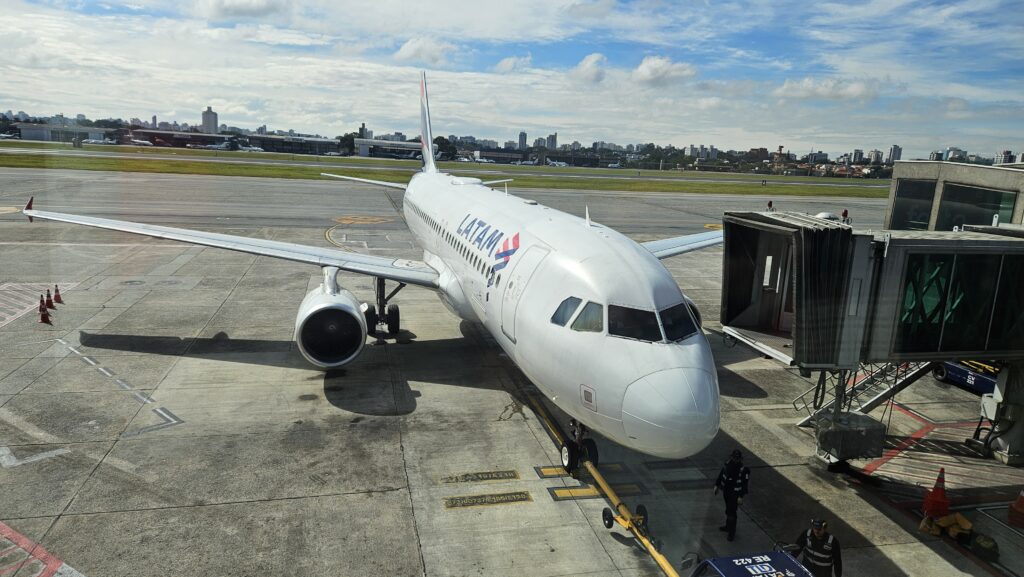 Acaba hoje Mega Promo da Latam ofertas relâmpago para novas rotas a partir de R$ 110; aproveite 1 20250529 110427 Acaba hoje Mega Promo da Latam ofertas relâmpago para novas rotas a partir de R$ 110; aproveite