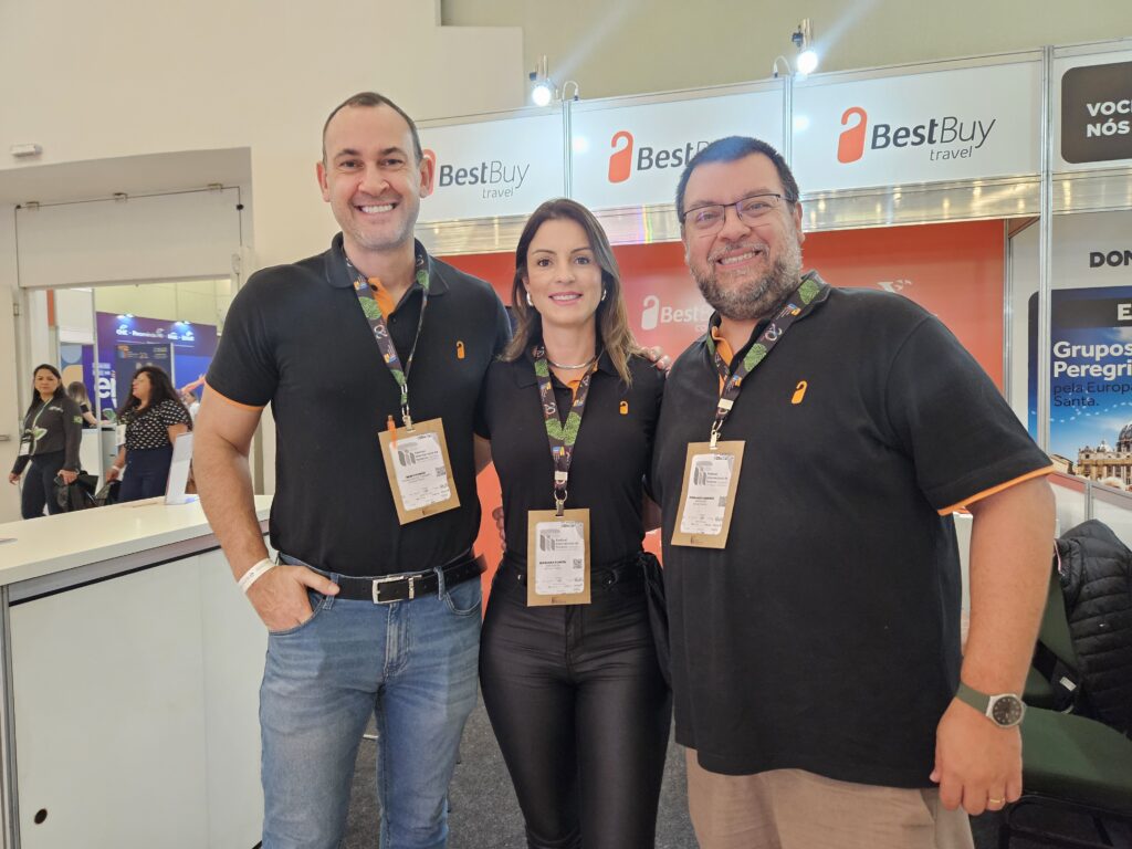 Remy Ponso, Mariana Funcia e Fernando Gimenez, da BestBuy Travel