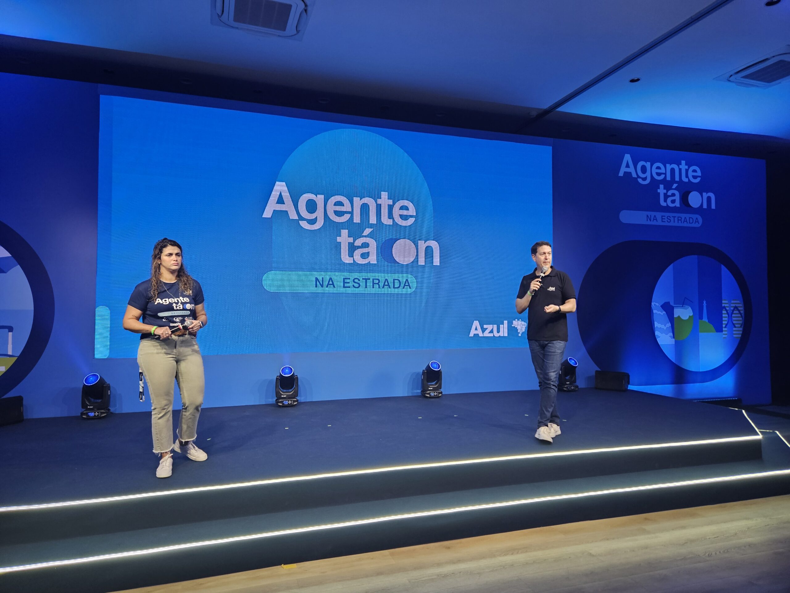 Giu e Bicudo dão as boas-vindas aos agentes de viagem