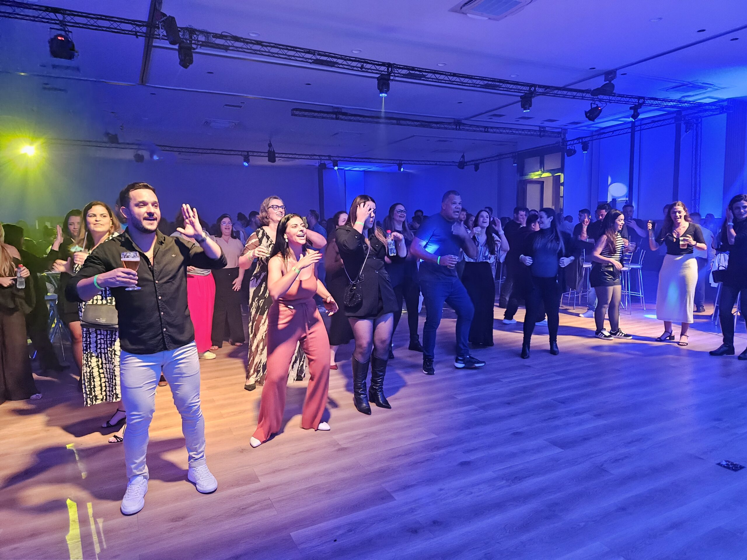 Trade se divertiu ao som de Axé Trade se divertiu ao som de Axé