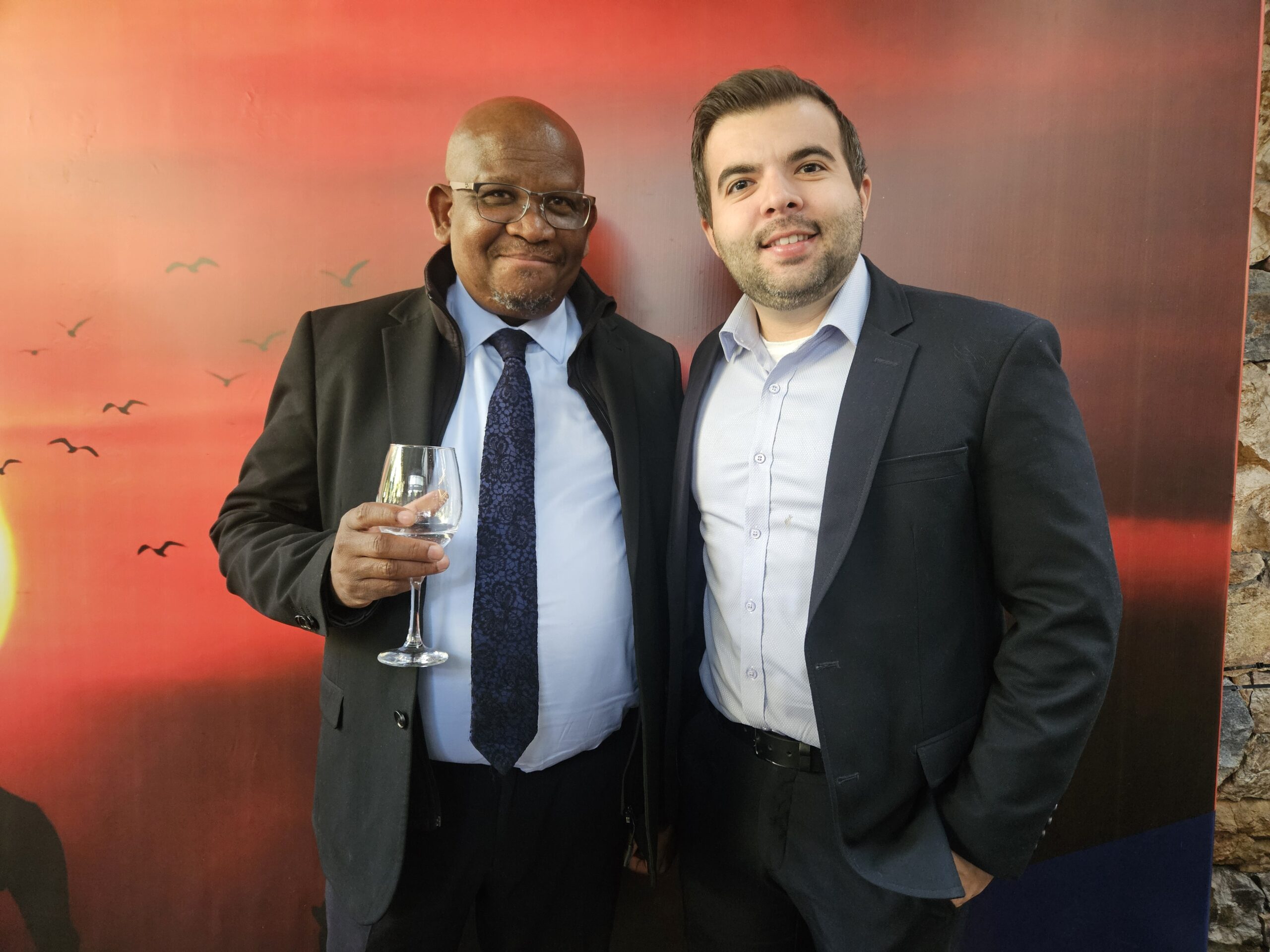 Tebogo Tsimane com Gabriel Gomes, da SAA