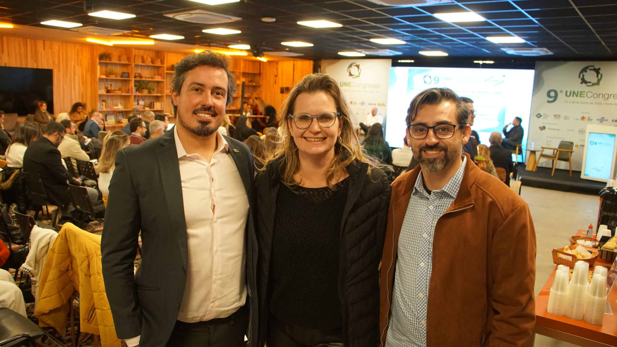 Vinicius Pujol, da Embratur e Juliane Noschang e Vinicius Elias da Prefeitura de Porto Alegre Vinicius Pujol, da Embratur e Juliane Noschang e Vinicius Elias da Prefeitura de Porto Alegre