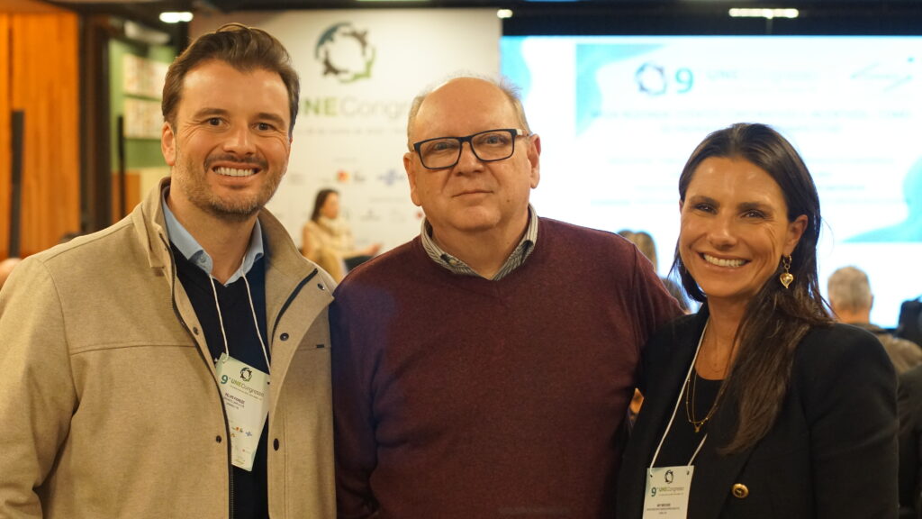 Felipe Fioreze do CVB Região das Hortênsias, Luiz Vicente Basso, do Porto Alegre CVB e Any Brocker do CVB Região das Hortênsias