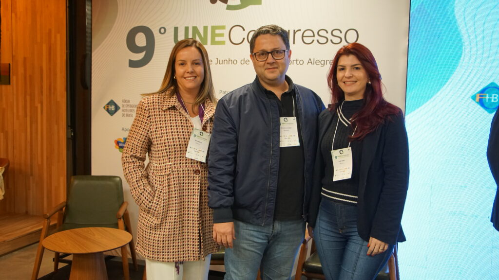 6206 Bruna Barcelos Pedro Paulo Schwindt e Aline Thomaz do Uberlandia CVB UneCongresso reúne CVBs em Porto Alegre com foco em inovação e futuro do turismo