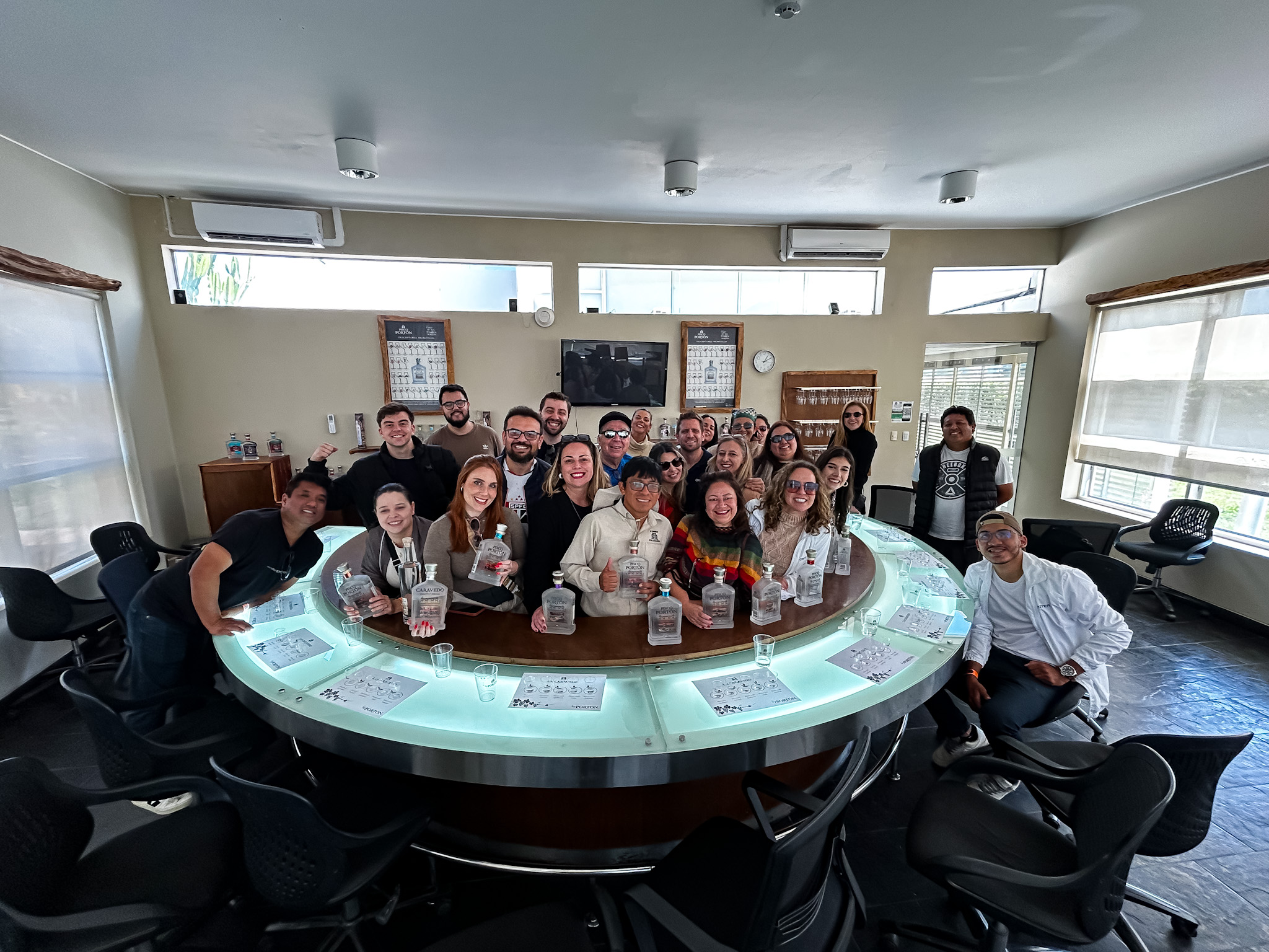 A visita foi encerrada com uma degustação dos vários tipos de pisco A visita foi encerrada com uma degustação dos vários tipos de pisco