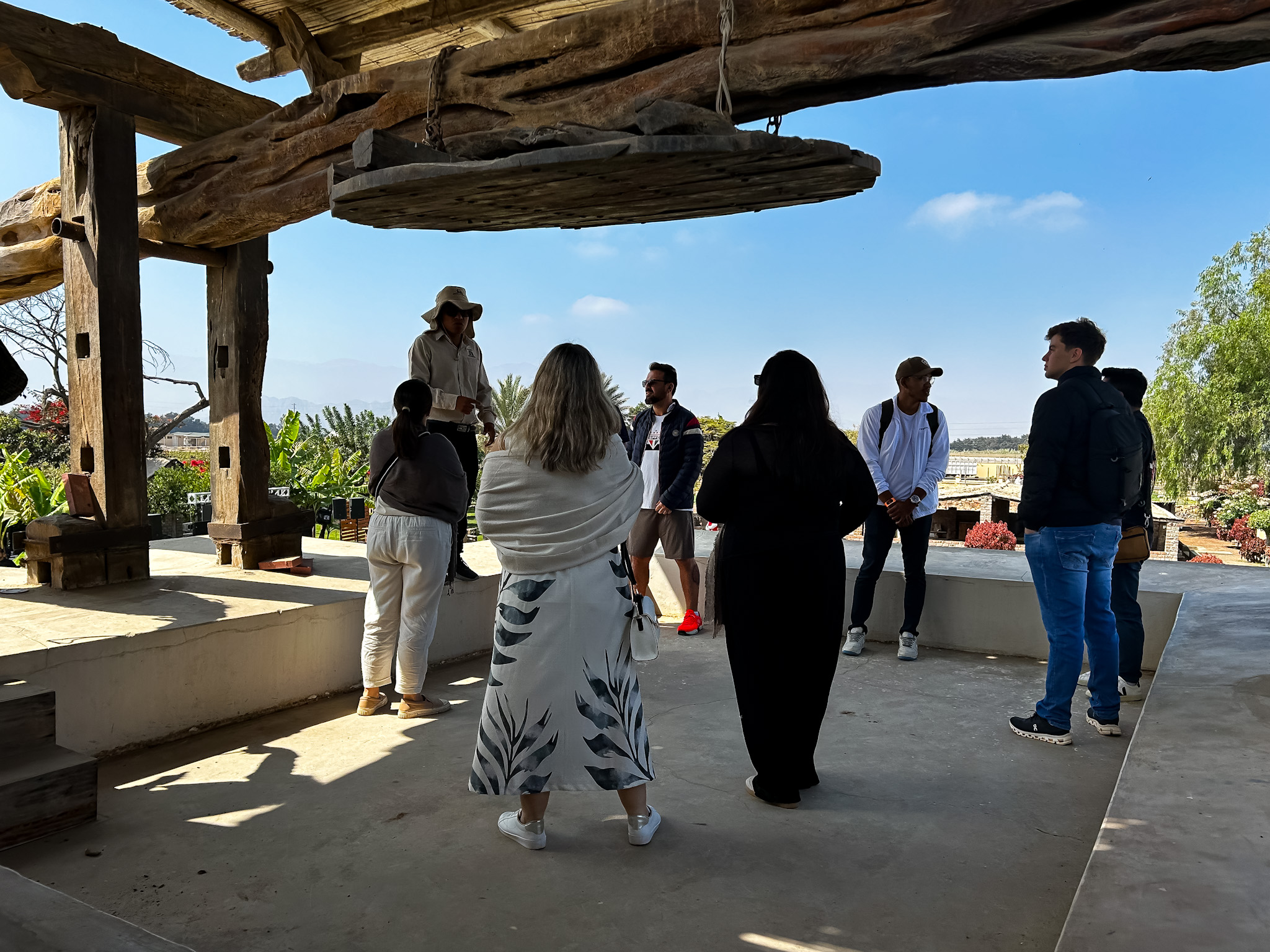 Agentes em visita na área histórica de produção de pisco Agentes em visita na área histórica de produção de pisco