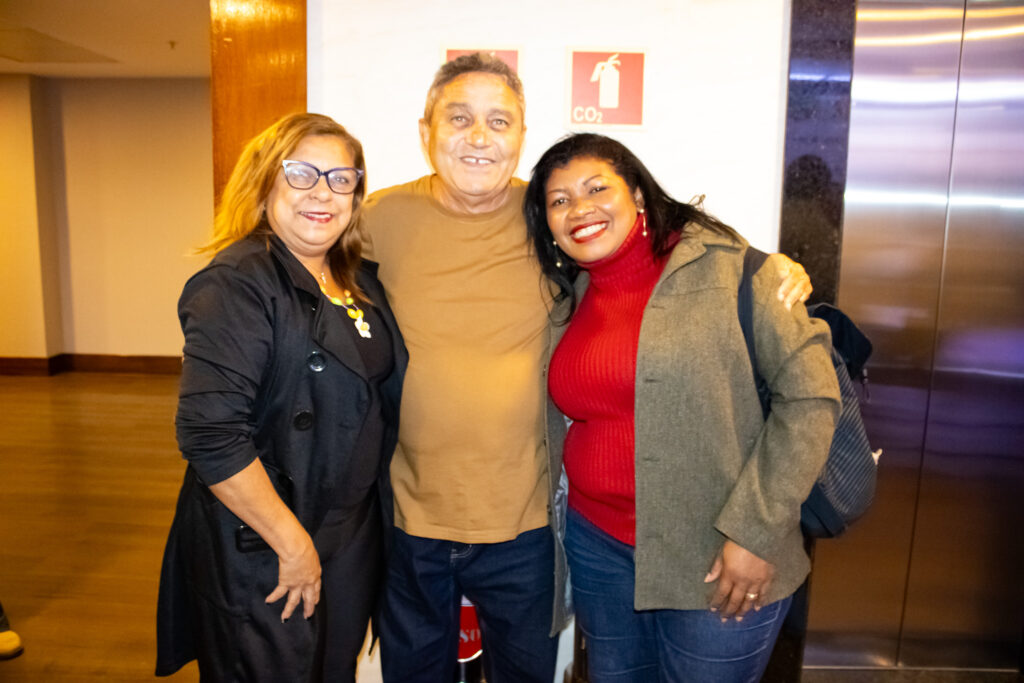 Alcineide Veríssimo, da ALV Turismo, Antônio de Oliveira, da VLP Turismo, e Regiane Vieira, da Regí Turismo