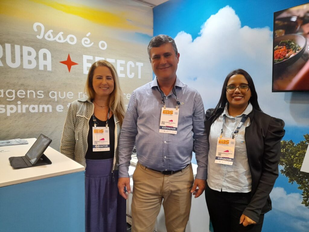 Marcia Peixoto, Adriano Soares e Barbara Santos, de Aruba