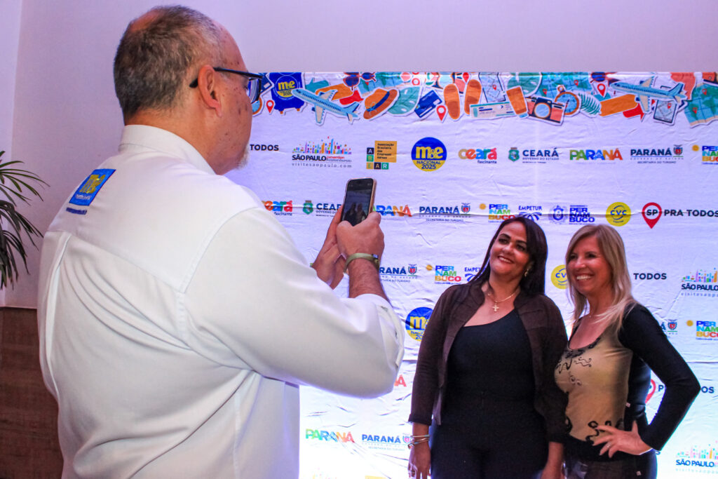 As agentes de viagens que marcaram presença no evento aproveitaram para registrar o momento