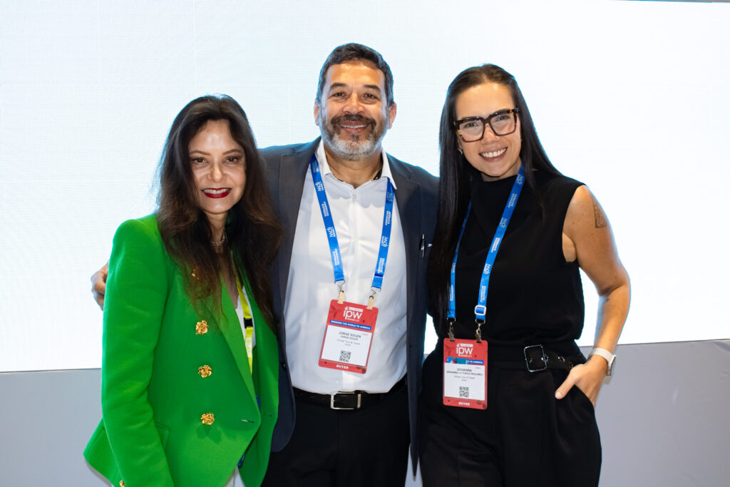 Carolyn Corrigan, do Greater Miami CVB com Jorge Souza e Giovana Paulineli, diretora de Produtos Internacionais da Orinter