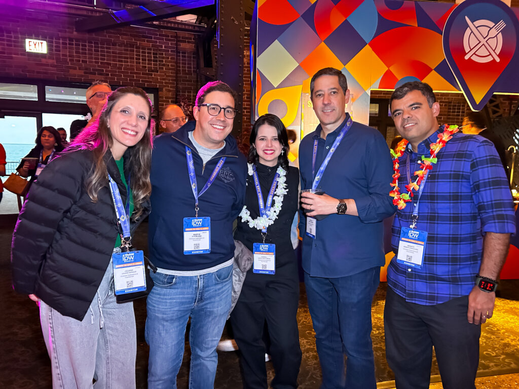 Equipe da Universal na festa do IPW
