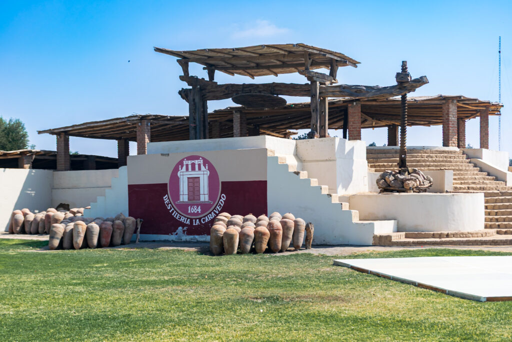 A destilaria La Caravedo é uma das principais na produção de pisco no Peru