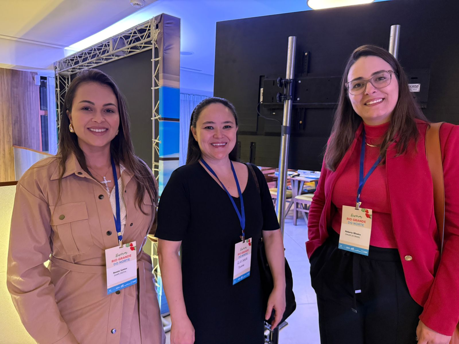 Renata Santos, da Shape Digital, Alice Sayuri, da Dinamo, e Roberta Oliveira, da Singer do Brasil