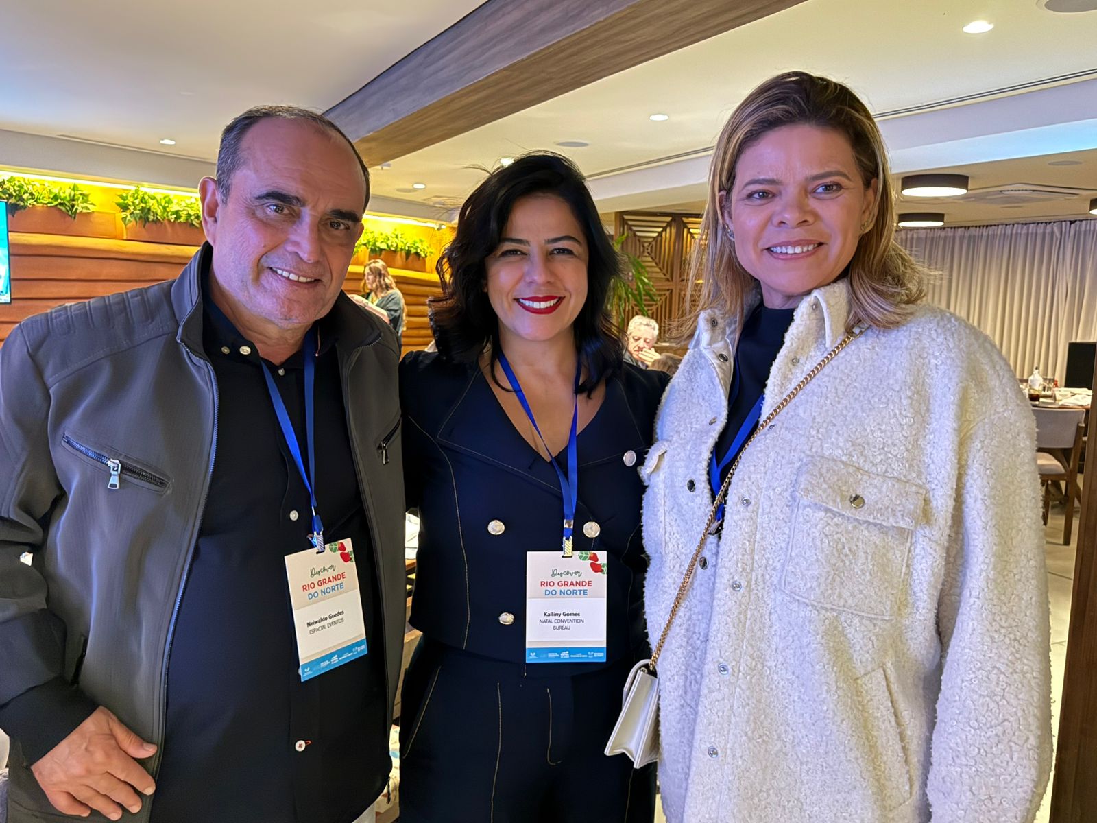 Neiwaldo Guedes, da Espacial Eventos, Kalliny Gomes, da Natal Convention Bureau e Ana Paula, da Marazul Receptivo