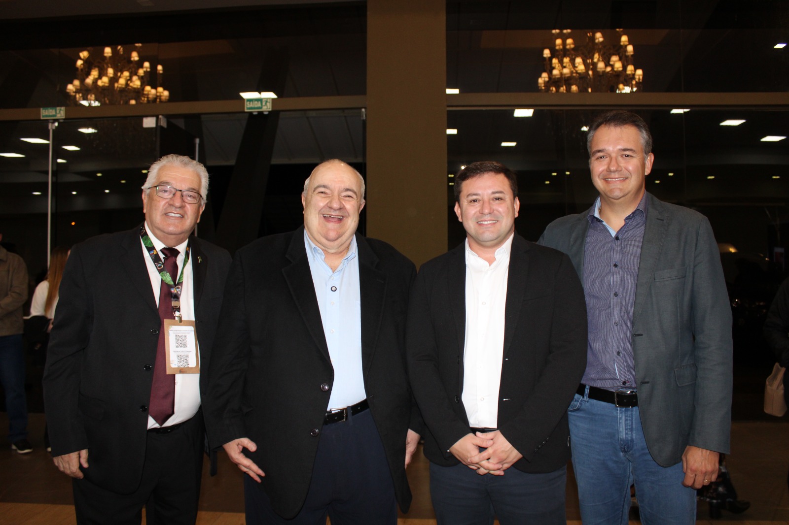 Paulo Angeli, CEO do FIT, Rafael Greca, ex-prefeito de Curitiba e atual secretário de desenvolvimento sustentável, Rafael Folman, presidente da Adetur, e Roberto Justos, ex-prefeito de Guaratuba e atual diretor da Adetur
