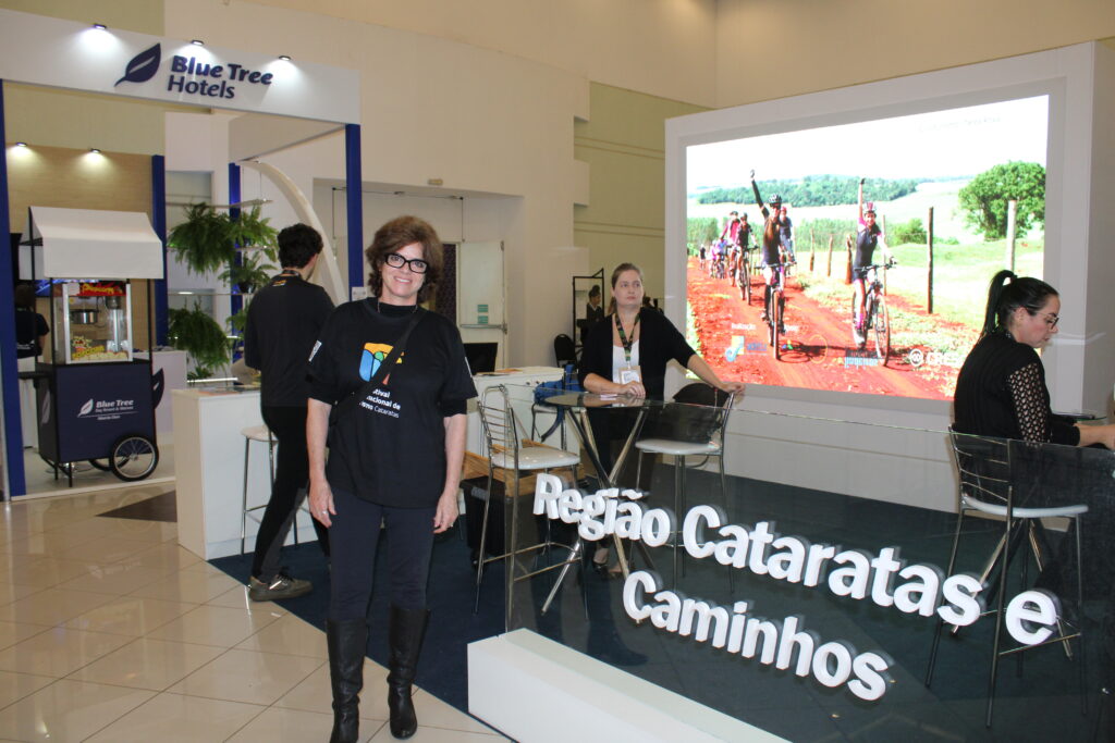 Mira Momo Angeli, da De Angeli Eventos e Empreendimentos