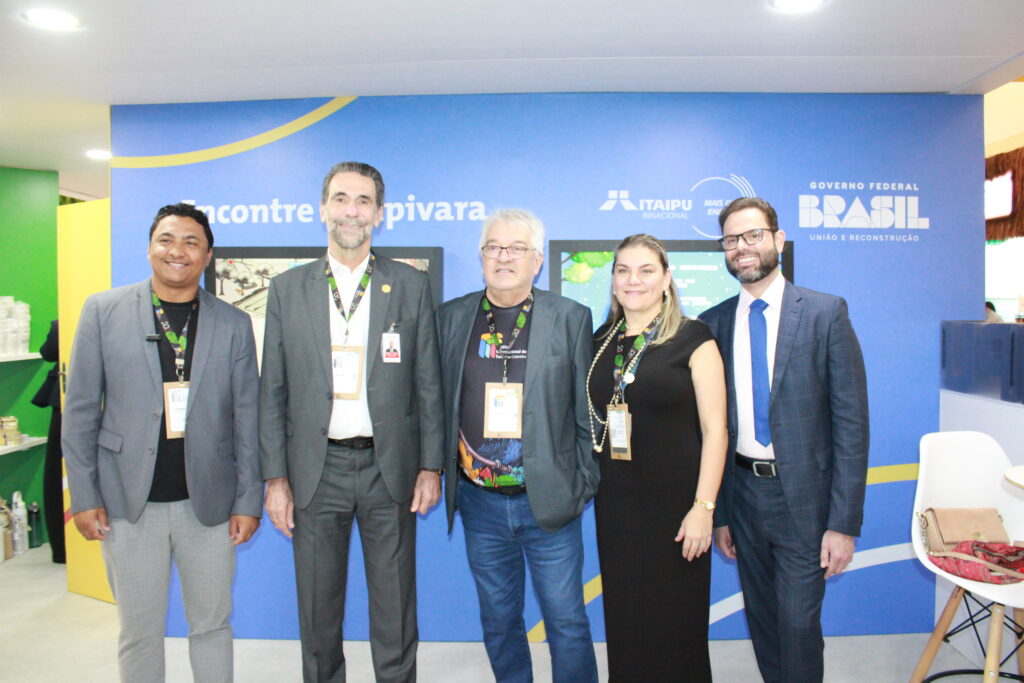Autoridades na abertura do FIT Cataratas 2025