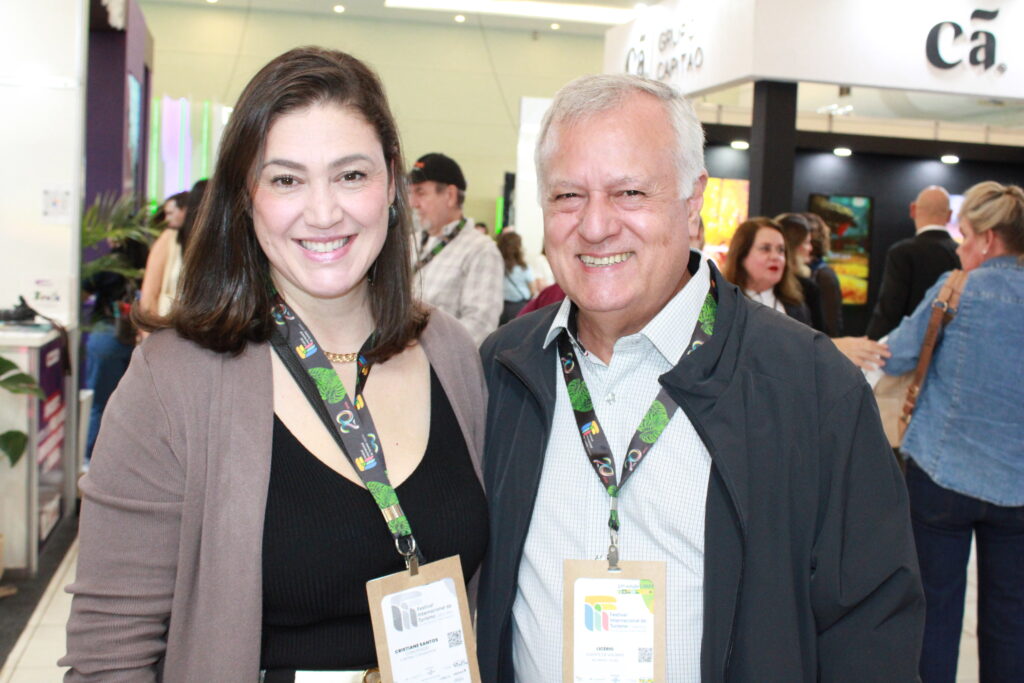 Cristiane Santos, da Curitiba Convention, e Licério, da All Brazil Tours