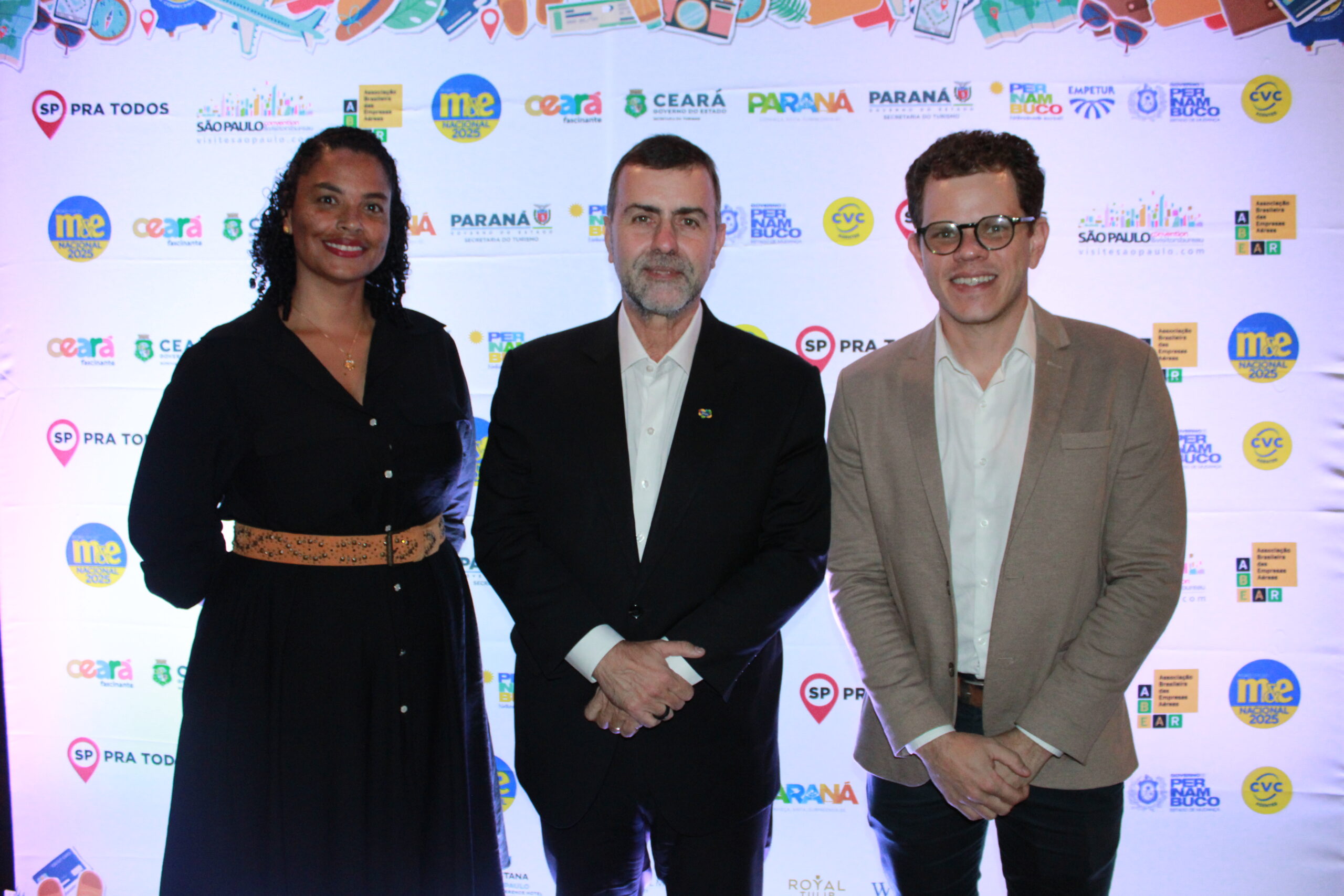 Equipe da Embratur durante o evento