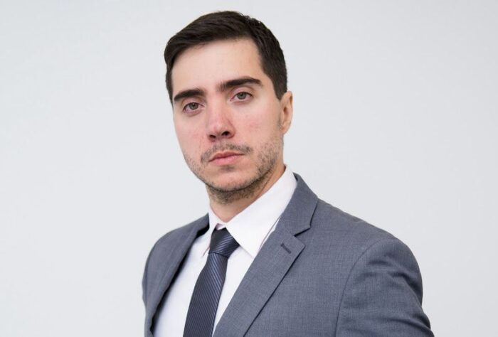 Decisão da Ryanair de multar passageiros agressivos deve inspirar novas regras no setor aéreo, diz especialista 1 Rodrigo Alvim, mestre em Direito pela PUC/MG (Divulgação/ Arquivo pessoal)