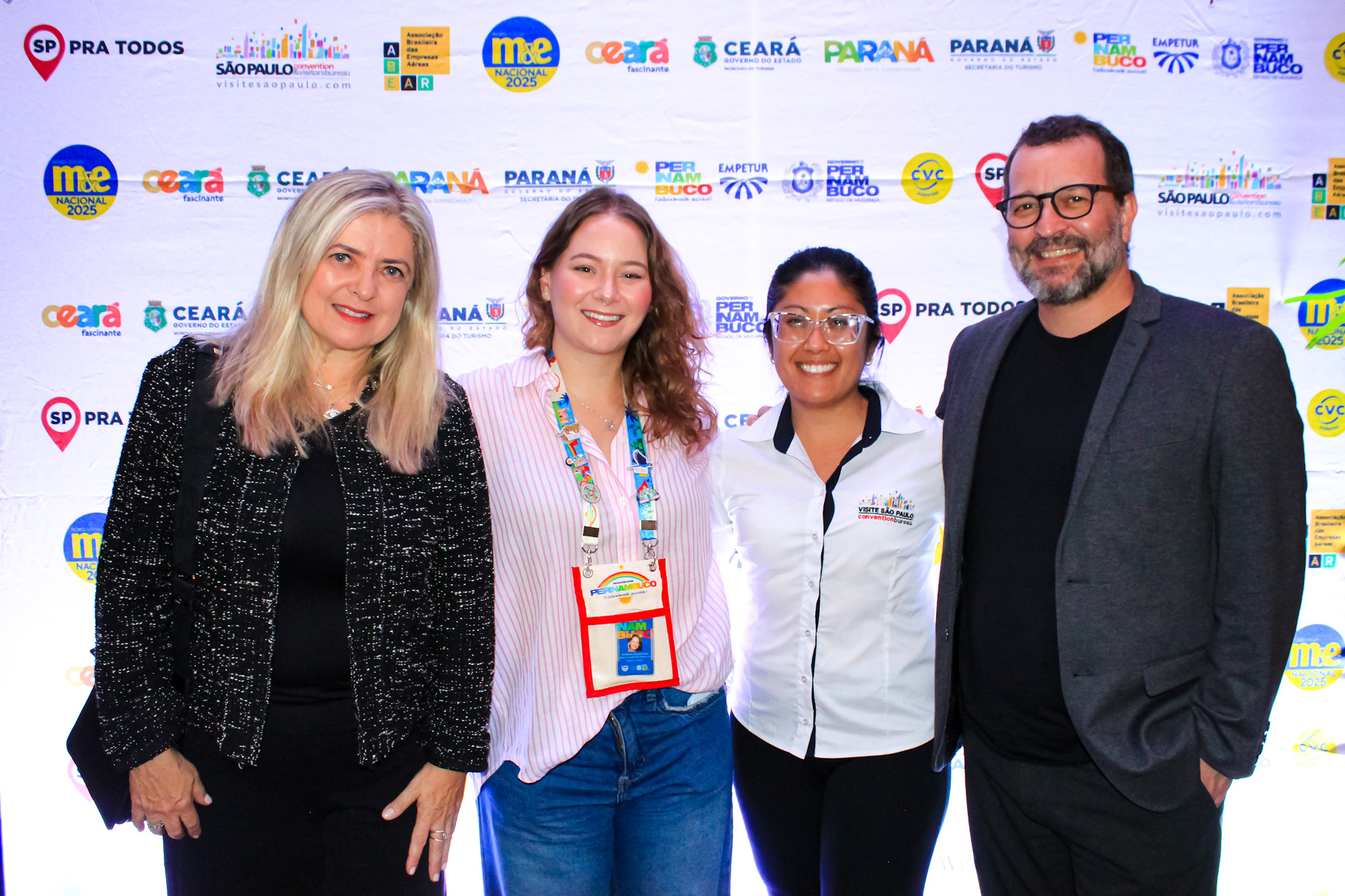 Idna Holanda, do Ceará, Ana Beatriz Alves, de Pernambuco, Denyse Kirihara, de São Paulo e Eduardo Aguiar, do Paraná Idna Holanda, do Ceará, Ana Beatriz Alves, de Pernambuco, Denyse Kirihara, de São Paulo e Eduardo Aguiar, do Paraná