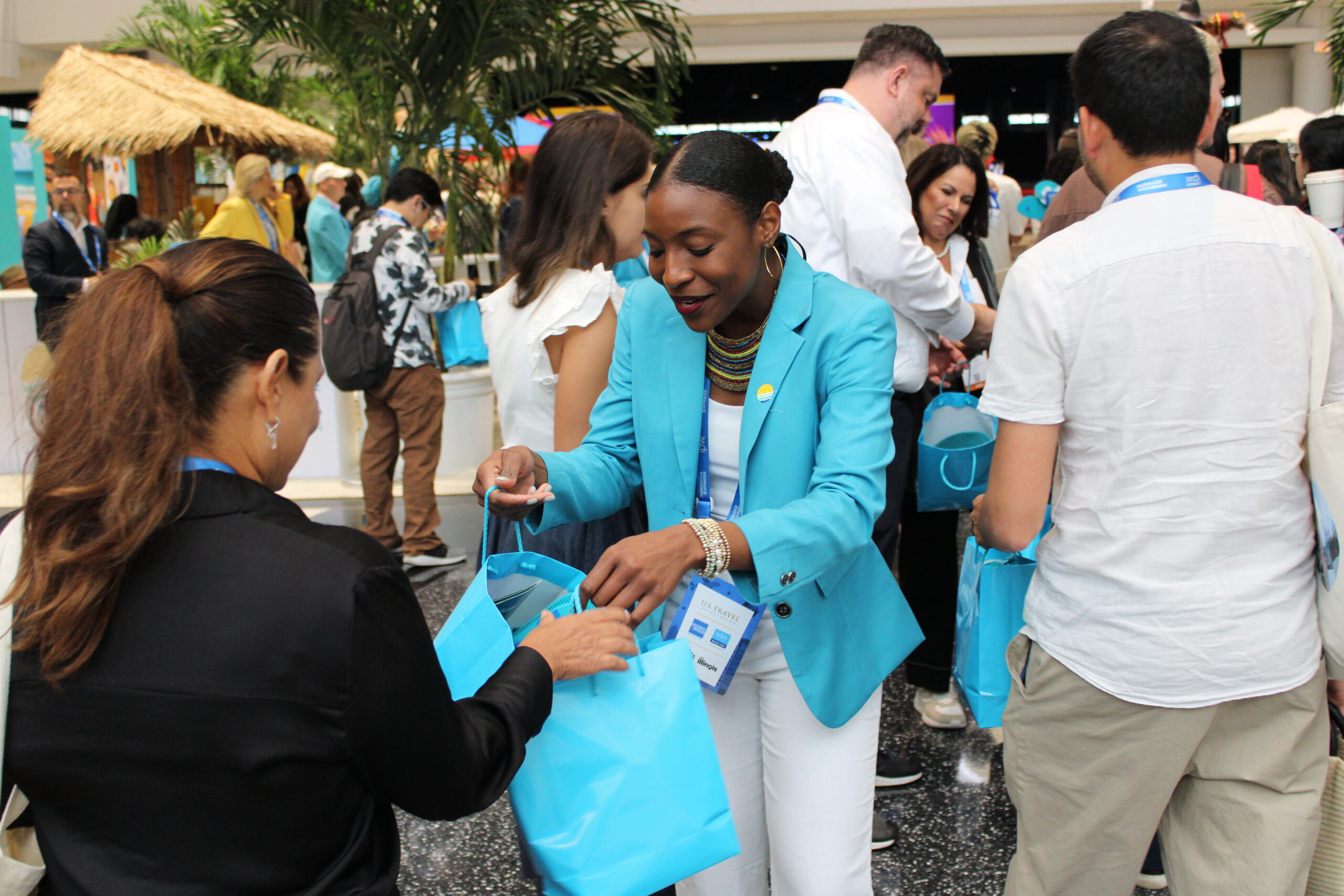 Incluindo uma sacola com chinelos Incluindo uma sacola com chinelos