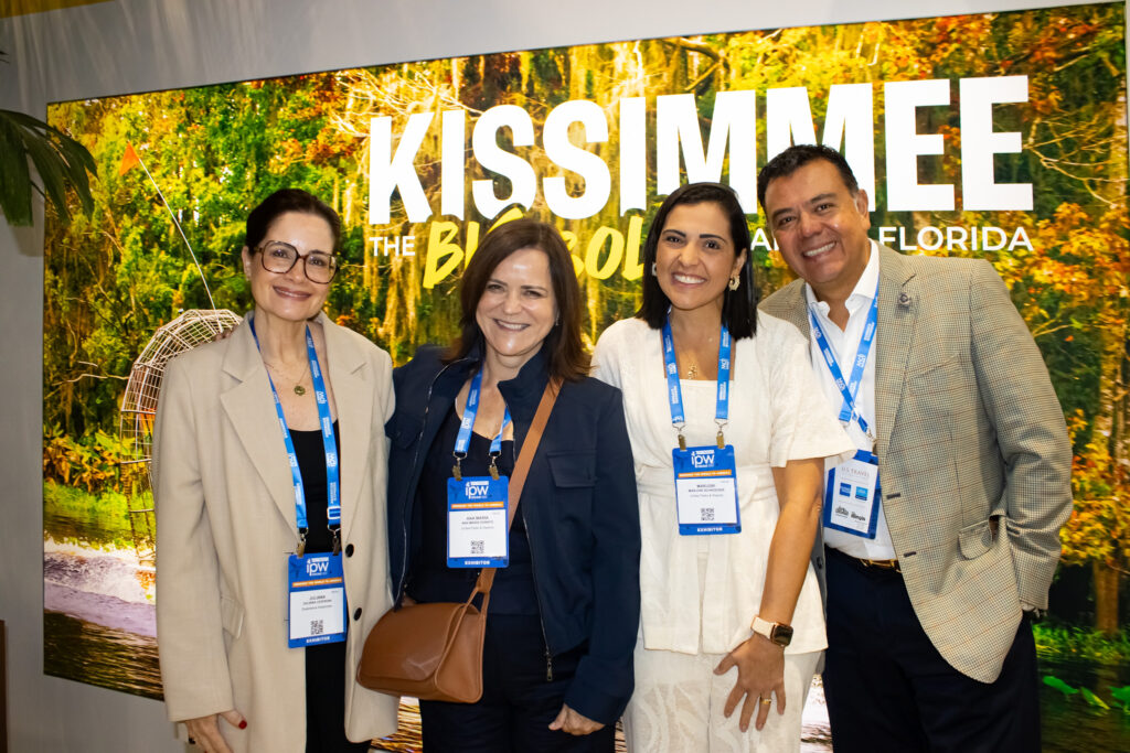 Juliana Leveroni, do Experience Kissimmi e Mauricio Gonzales, do Visit Houston com Marjori Schroeder e Ana Donato, da Imaginadora