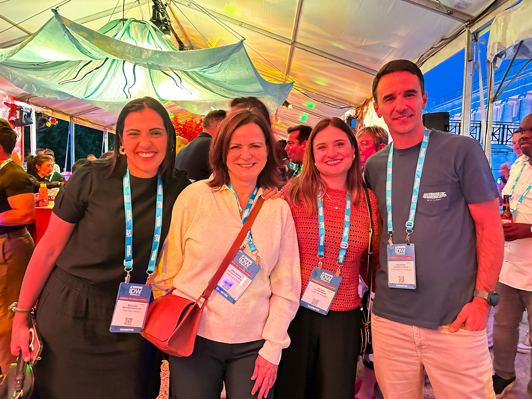 Marjori Schroeder e Ana Donato e Juliana Bordin, da United Parks e Eduardo Genekin, da Cruise América Marjori Schroeder e Ana Donato e Juliana Bordin, da United Parks e Eduardo Genekin, da Cruise América
