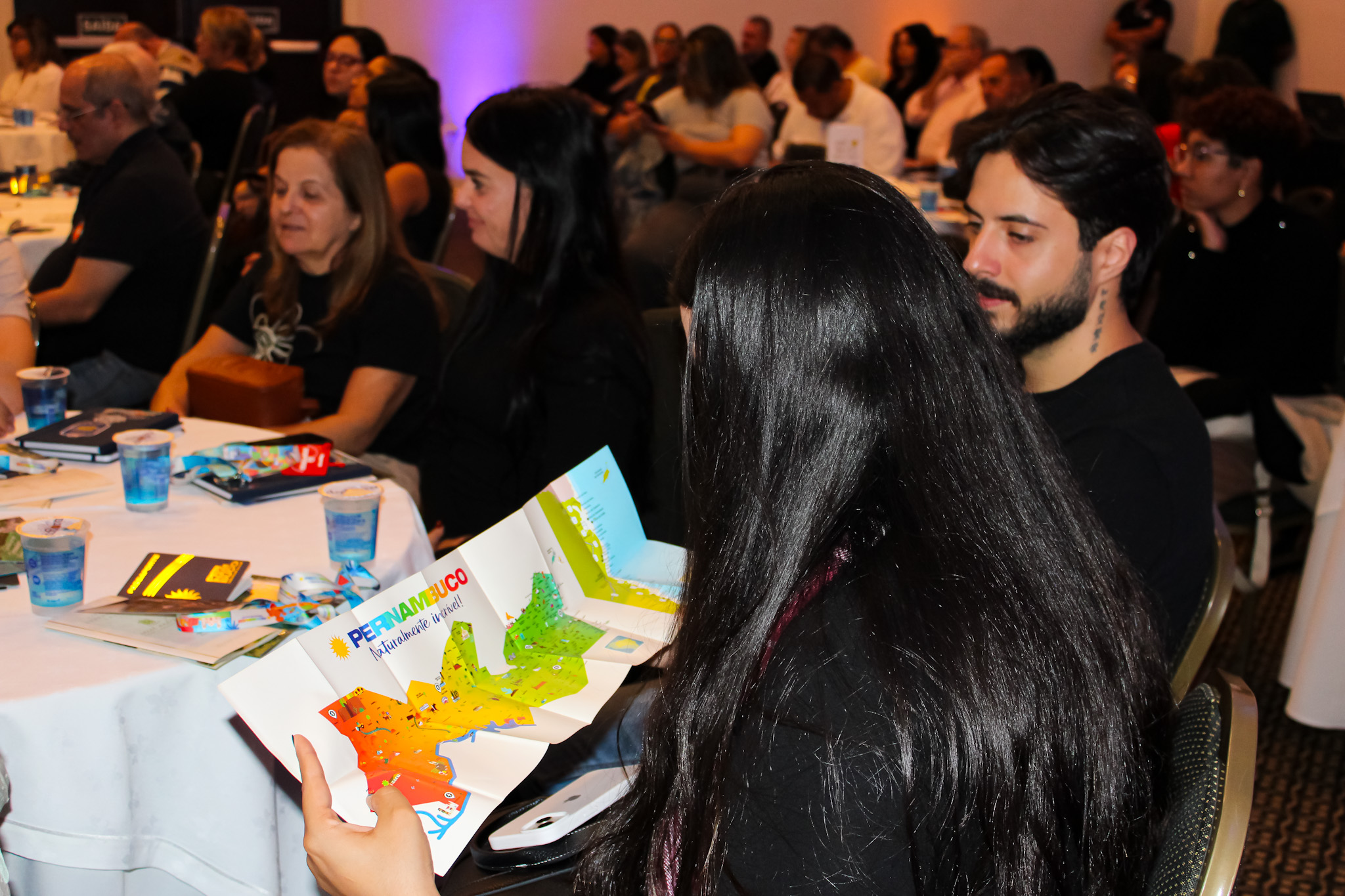 Roadshow M&E leva conteúdo e networking ao trade em Ribeirão Preto; veja cobertura completa 1 Materiais informativos foram distribuidos aos agentes de viagens Roadshow M&E leva conteúdo e networking ao trade em Ribeirão Preto; veja cobertura completa