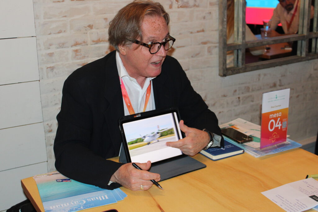 Maurício Viana, das Ilhas Cayman