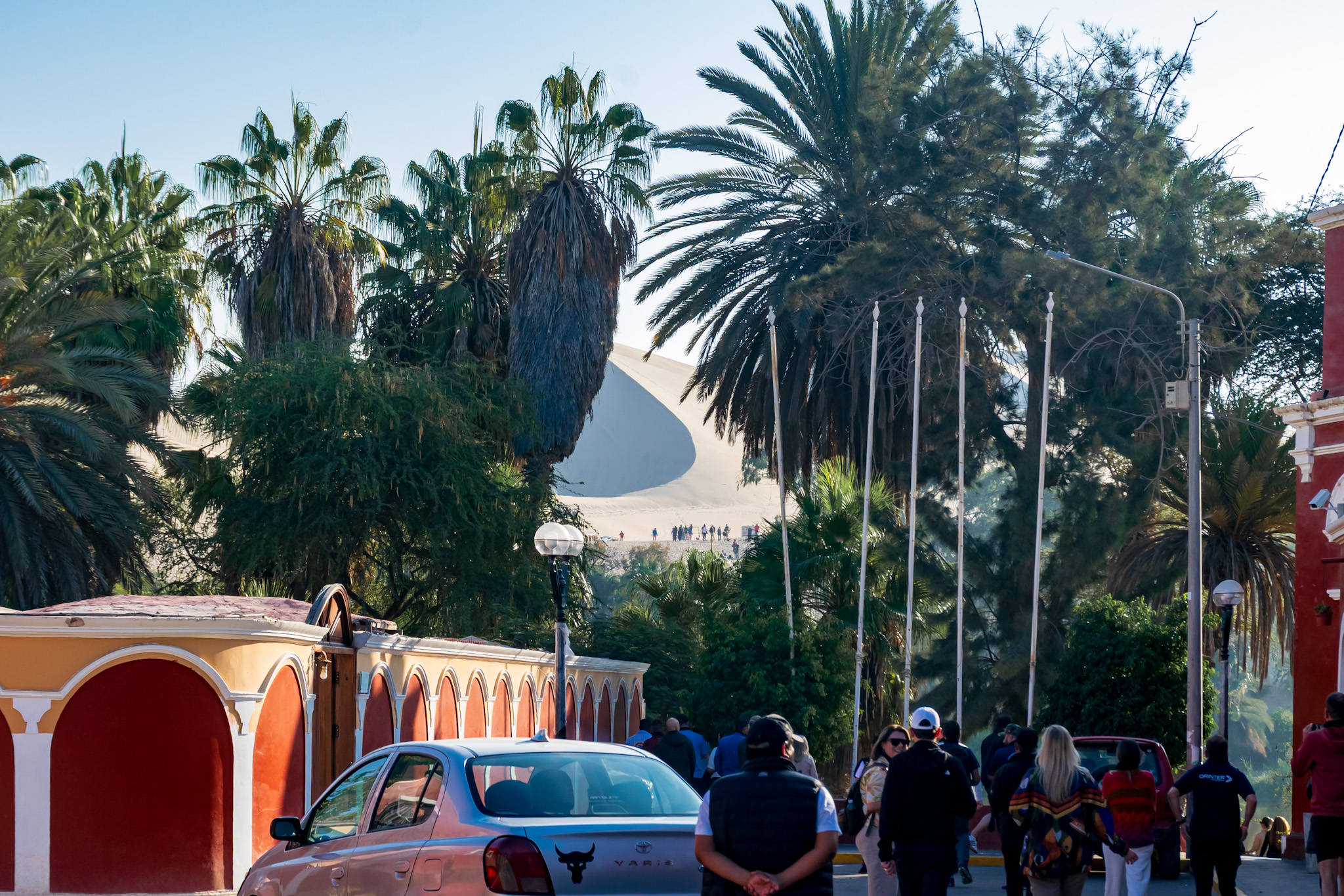 No entorno do oásis há uma estrutura turística No entorno do oásis há uma estrutura turística