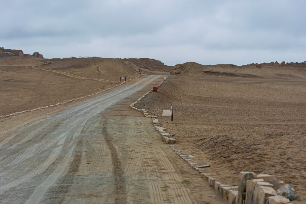 O arqueólogo alemão Max Uhle foi um dos primeiros a realizar escavações sistemáticas em Pachacamac, no início do século XX