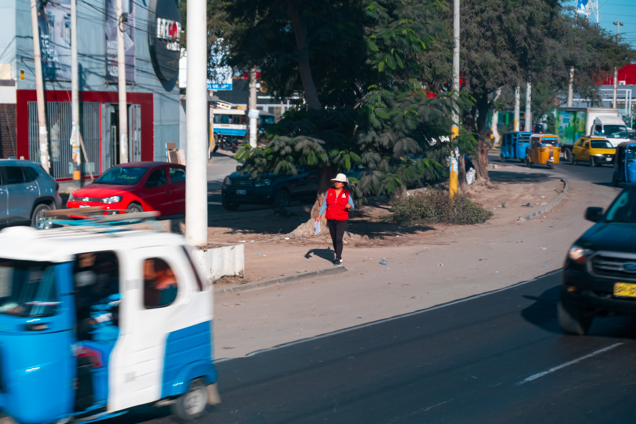 O tuc tuc é um meio de transporte bem popular O tuc tuc é um meio de transporte bem popular