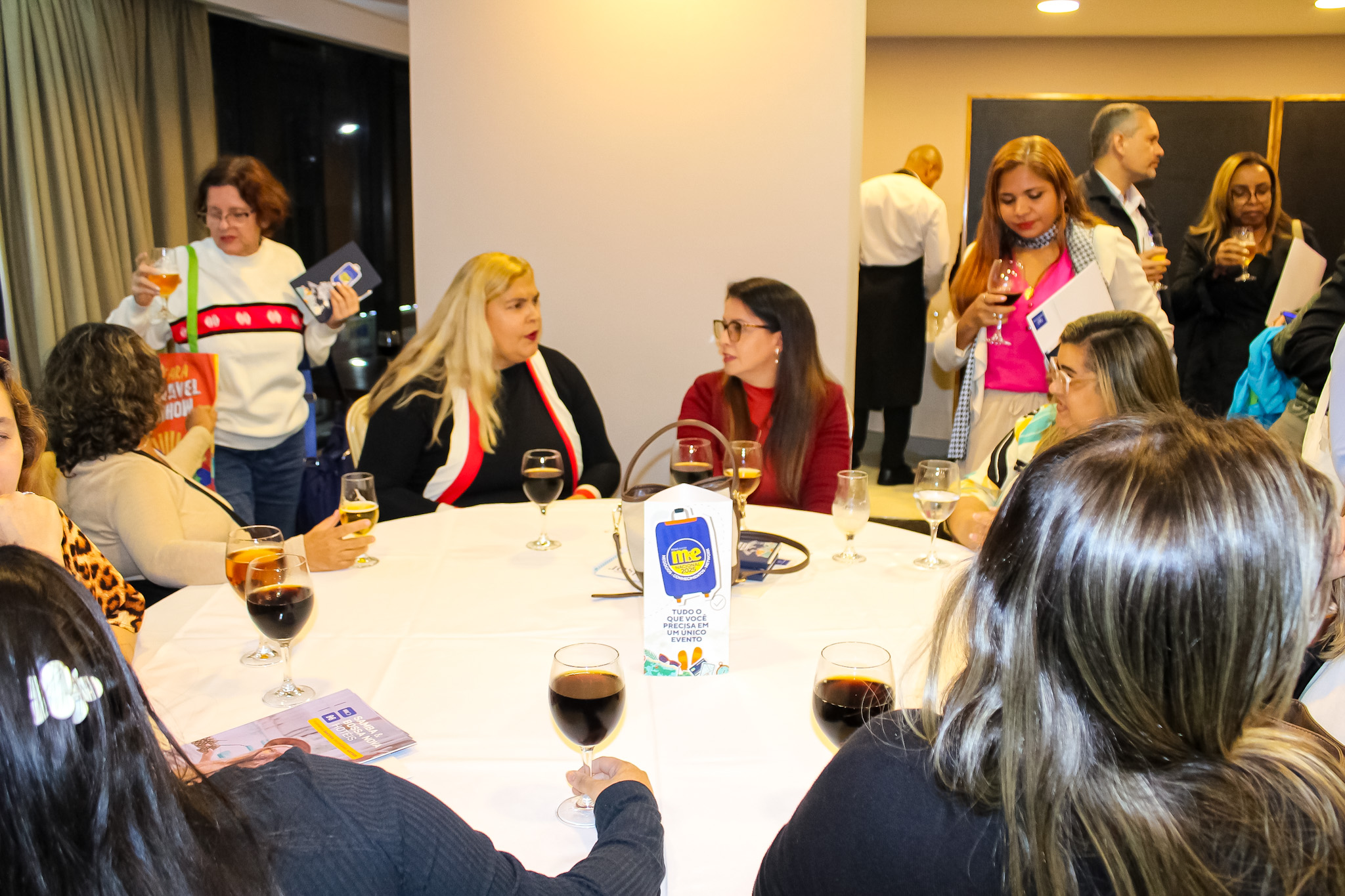 Os parceiros do M&E puderam conversar com os agentes de viagens Os parceiros do M&E puderam conversar com os agentes de viagens