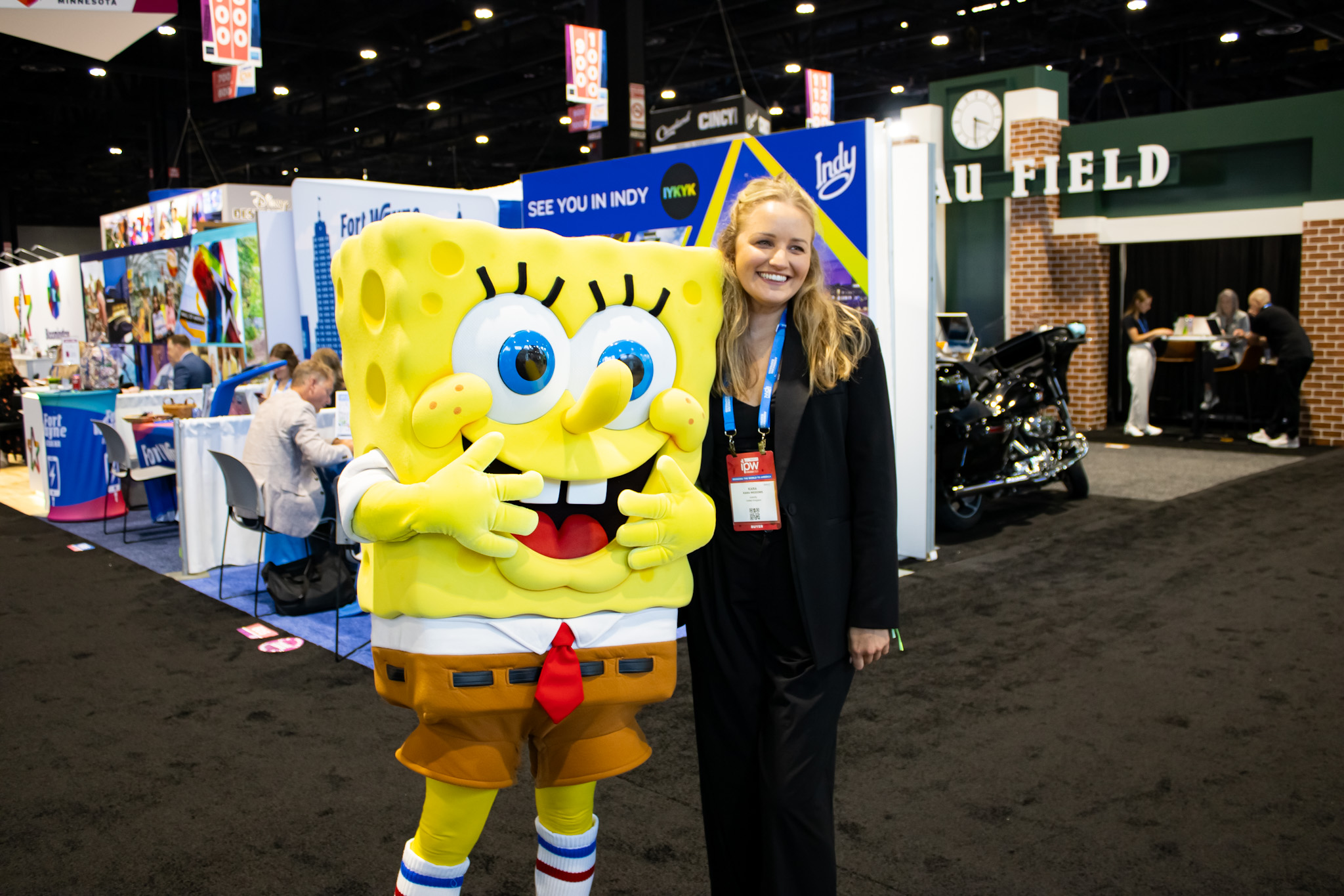 Outros personagens famosos passaram pela feira, como o Bob Esponja Outros personagens famosos passaram pela feira, como o Bob Esponja