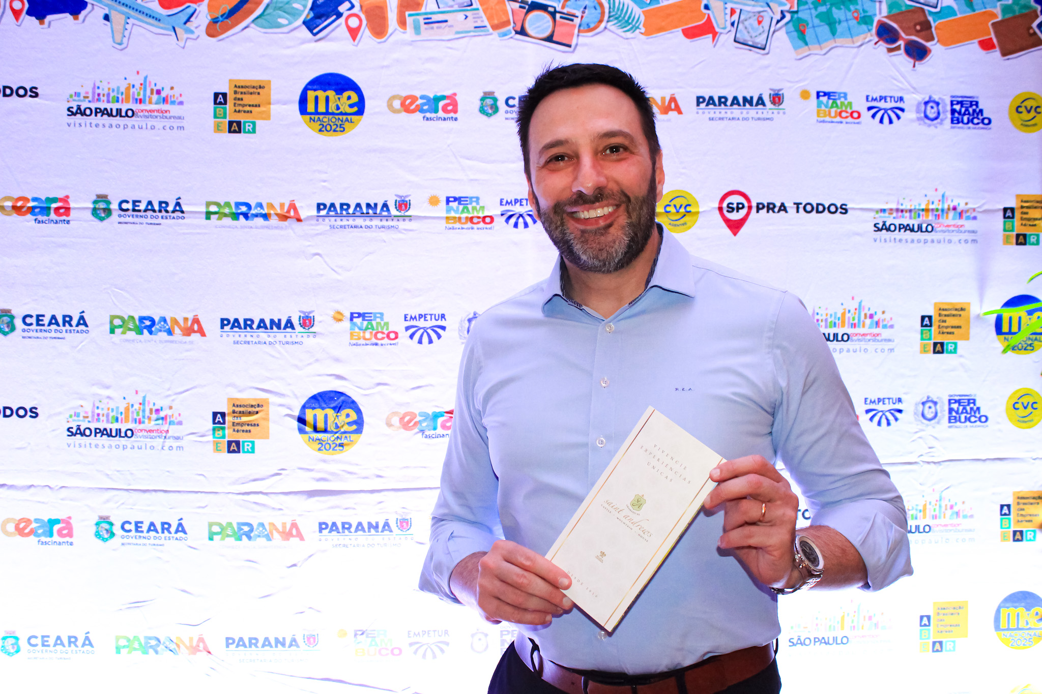 CVC reforça vantagens para agentes e relança campanha “Férias Garantidas” no Roadshow M&E em Ribeirão Preto 2 Richard Andreazza Gerente de vendas castelo Saint Andrews 1 CVC reforça vantagens para agentes e relança campanha “Férias Garantidas” no Roadshow M&E em Ribeirão Preto