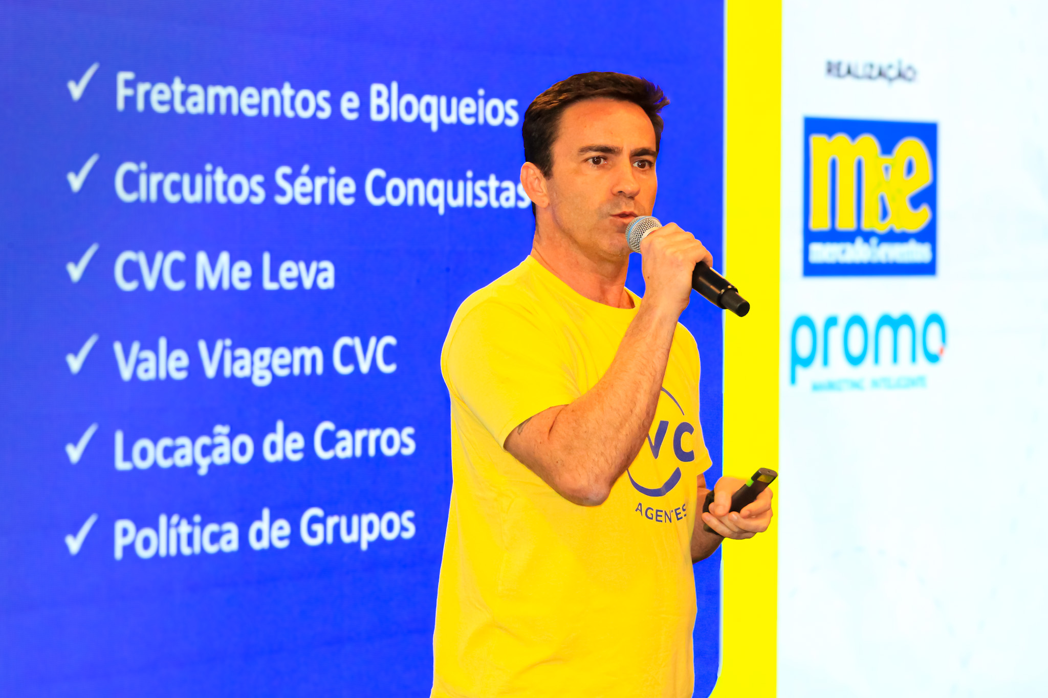 Rogério Mendes, da CVC em apresentação no Roadshow M&E Nacional 2025 Rogério Mendes, da CVC em apresentação no Roadshow M&E Nacional 2025