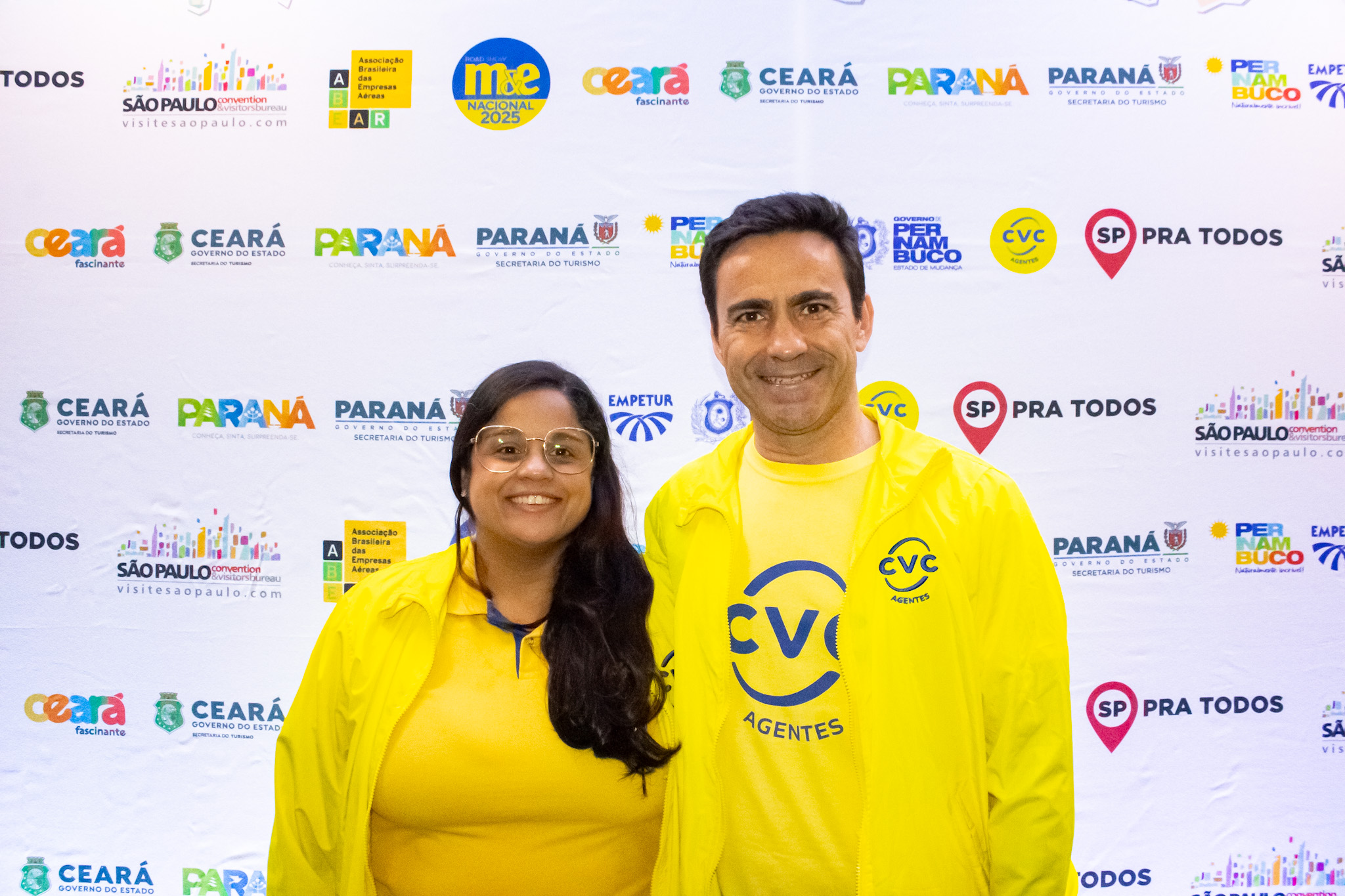 Rogério Mendes e Raiane Rios, da CVC Rogério Mendes e Raiane Rios, da CVC