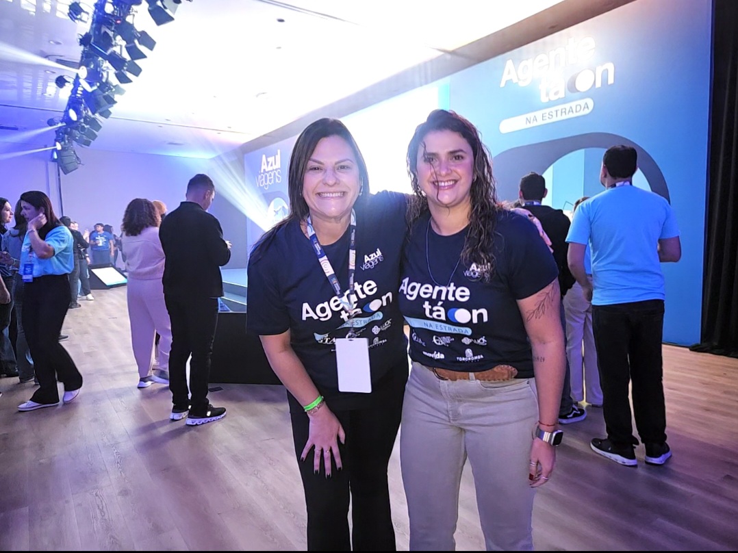 Priscilla Godoy, gerente comercial da Azul Viagens, e Giulliana Mesquita, diretora da Azul Viagens