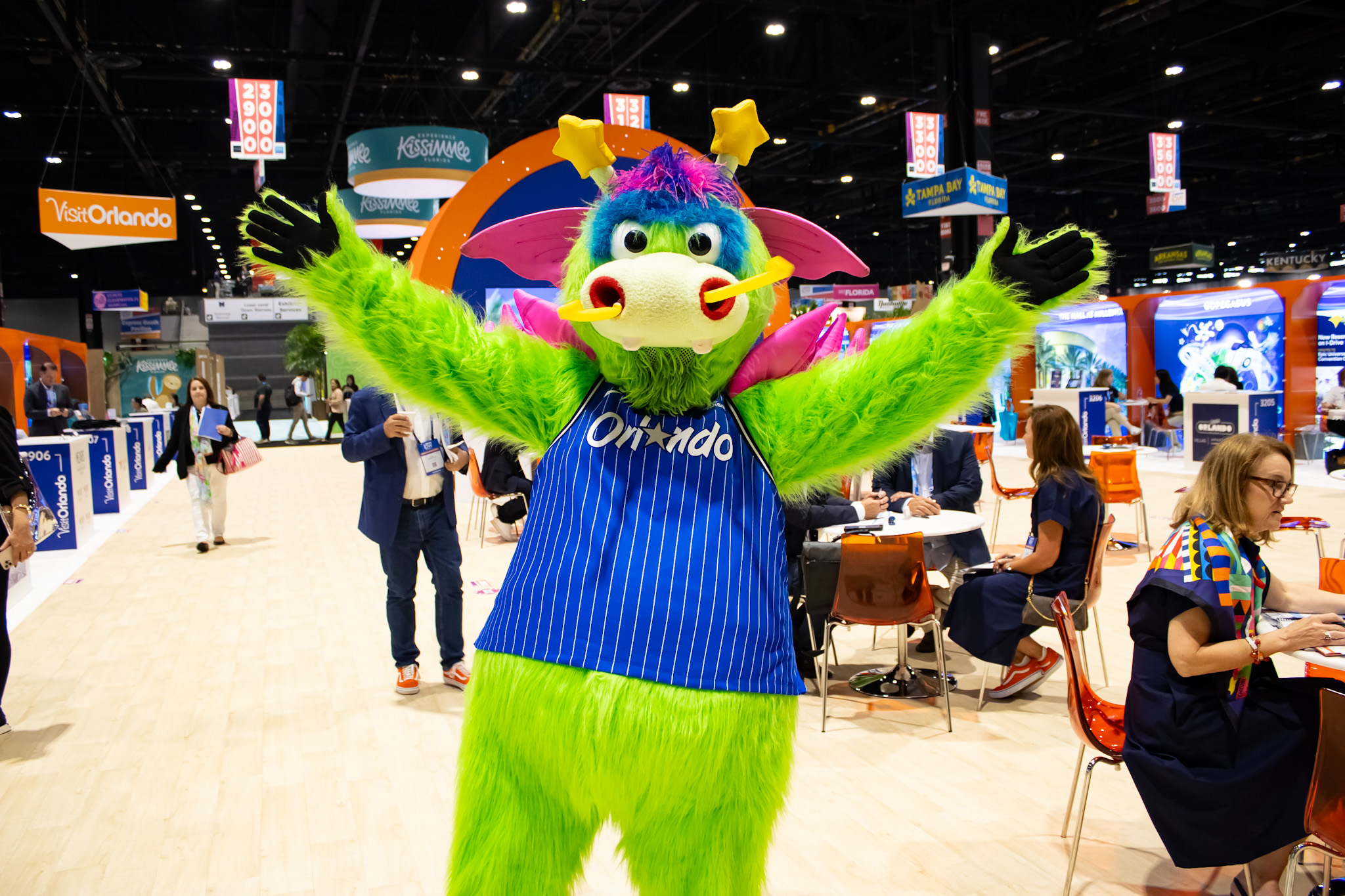 Stuff, o mascote do Orlando Magic marcou presença no IPW 2025 Stuff, o mascote do Orlando Magic marcou presença no IPW 2025