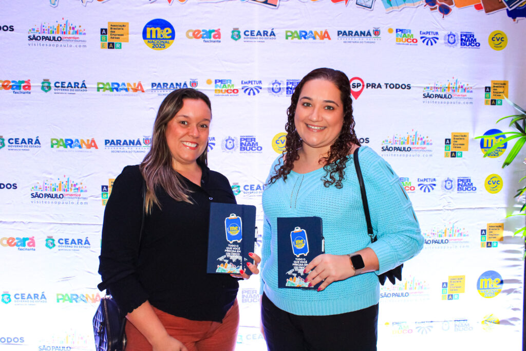 Valquíria Corrêa e Juliana Vansin, da 4 Estações Turismo