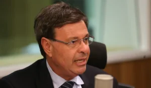 Ex-ministro do Turismo Gilson Machado é solto após decisão de Moraes